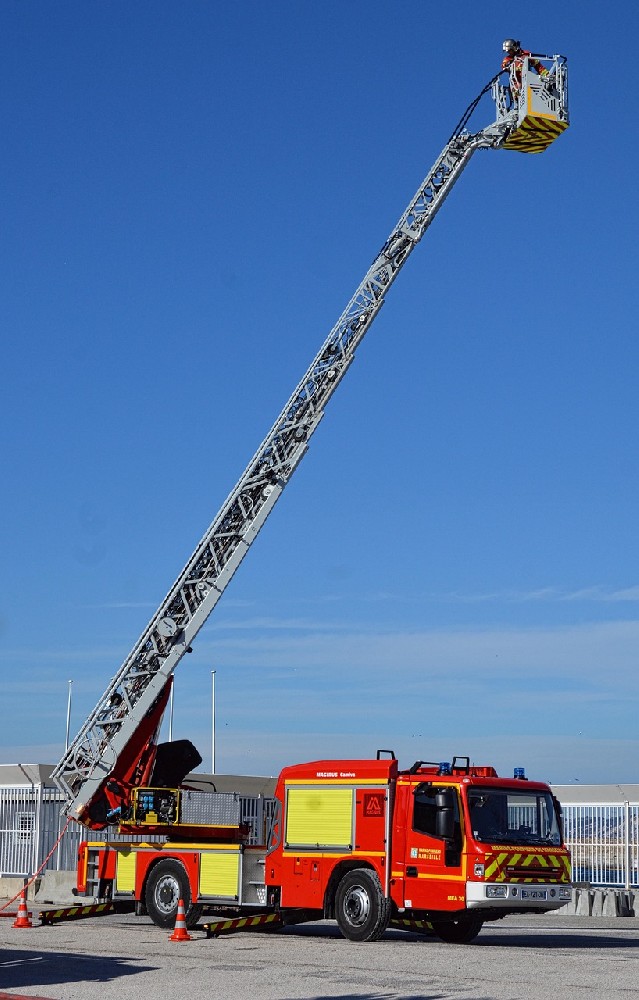 蘇州汽車救援：緊急時刻的守護(hù)神，讓愛車不再無助！