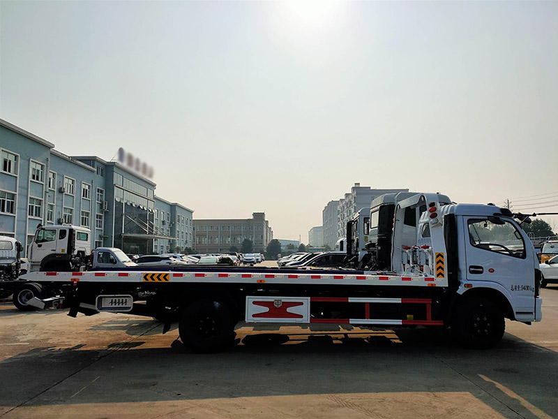 七臺(tái)河市勃利縣汽車雪地困境救援：專業(yè)團(tuán)隊(duì)緊急出動(dòng)，助您安全脫困